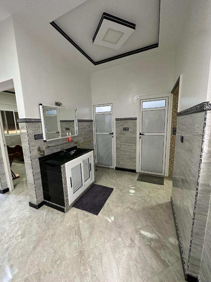 Bel Appartement 1Er Etage Confortable Pres De La Plage - Specialement Pour Familles Saidia Bagian luar foto
